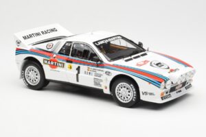 Lancia 037 Martini #1 W. Rohrl / C. Geistdorfer Winner Rally Monte Carlo 1983 Versão Noturna Kyosho 1:18 08306A Metal - imagem 6 de 8