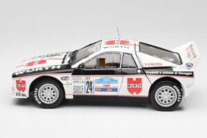 Lancia 037 #1 G. Cunico / E. Bartolich Targa Florio Winner 1983 Kyosho 1:18 08302H Metal - imagem 4 de 8