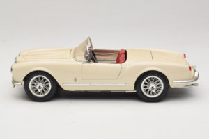 Lancia Aurelia B24 Spider Bege Bburago 1:18 3010-M2 Metal - imagem 4 de 8