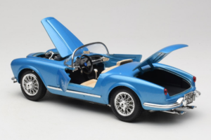 Lancia Aurelia B24 Spider Azul Bburago 1:18 3010-M1 Metal - imagem 5 de 8