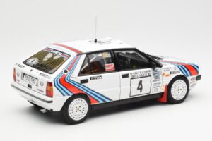 Lancia Delta HF 4WD #4 M. Alen / I. Kivimaki Martini Rally 1000 Lakes 1987 Kyosho 1:18 08960B Metal - imagem 3 de 8