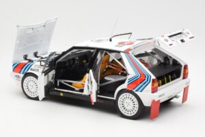 Lancia Delta HF 4WD #6 M. Biasion / T. Siviero Martini Rally Monte Carlo 1987 Kyosho 1:18 08960A Metal - imagem 5 de 8