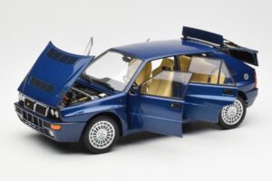 Lancia Delta HF Integrale Evo II Azul Kyosho 1:18 08341BL Metal - imagem 2 de 8