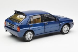 Lancia Delta HF Integrale Evo II Azul Kyosho 1:18 08341BL Metal - imagem 3 de 8