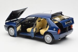 Lancia Delta HF Integrale Evo II Azul Kyosho 1:18 08341BL Metal - imagem 5 de 8