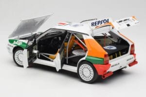Lancia Delta HF Integrale Evo II Totip #5 A. Aghini / S. Farnocchia Rally Monte Carlo 1993 Kyosho 1:18 08348F Metal - imagem 5 de 8