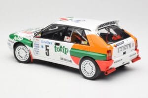Lancia Delta HF Integrale Evo II Totip #5 A. Aghini / S. Farnocchia Rally Monte Carlo 1993 Kyosho 1:18 08348F Metal - imagem 7 de 8