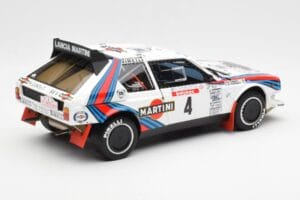 Lancia Delta S4 Martini #4 H. Toivonen / S. Cresto Rally Tour de Corse 1986 AUTOart 1:18 88620 Metal - imagem 3 de 8