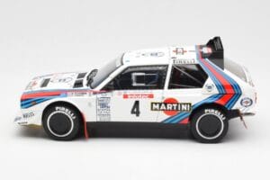 Lancia Delta S4 Martini #4 H. Toivonen / S. Cresto Rally Tour de Corse 1986 AUTOart 1:18 88620 Metal - imagem 4 de 8