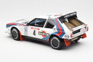 Lancia Delta S4 Martini #4 H. Toivonen / S. Cresto Rally Tour de Corse 1986 AUTOart 1:18 88620 Metal - imagem 7 de 8