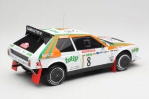Lancia Delta S4 #8 D. Cerrato / G. Cerri Rally San Remo 1986 IXO 1:18 18RMC133 Metal - imagem 2 de 6