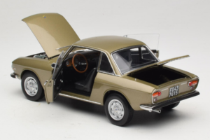 Lancia Fulvia Coupe Bronze Longchamps Norev 1:18 187985 Metal - imagem 5 de 8