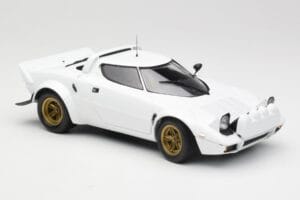 Lancia Stratos HF Stradale Branco Minichamps 1:18 155741700 Metal - imagem 4 de 6