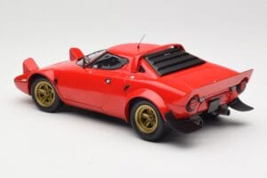 Lancia Stratos Vermelho Minichamps 1:18 155741701 Metal - imagem 5 de 6