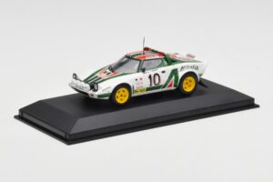 Lancia Stratos #10 Team Alitalia S. Munari / S. Maiga Rally Monte Carlo 1976 Minichamps 1:43 430761210 Metal - imagem 2 de 4
