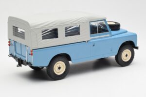 Land Rover Series II 109 Pick Up Closed Azul MCG 1:18 MCG18094 Metal - imagem 2 de 6