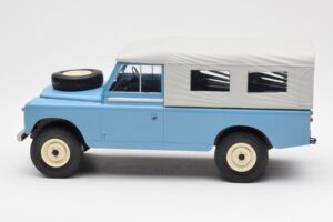 Land Rover Series II 109 Pick Up Closed Azul MCG 1:18 MCG18094 Metal - imagem 3 de 6