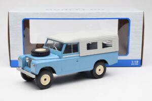 Land Rover Series II 109 Pick Up Closed Azul MCG 1:18 MCG18094 Metal - imagem 6 de 6