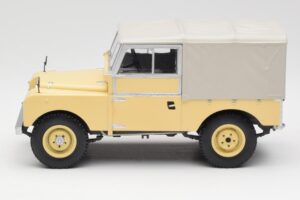 Land Rover 88 Series 1 Hard Top Bege Claro MCG 1:18 MCG18368 Metal - imagem 5 de 6