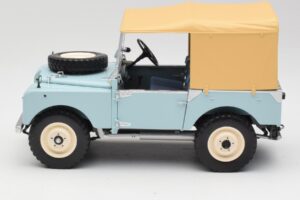 Land Rover 88 Series I RAF Blue Minichamps 1:18 150168908 Metal - imagem 4 de 8