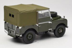 Land Rover 88 Series I Matt Green Minichamps 1:18 150168909 Metal - imagem 3 de 8