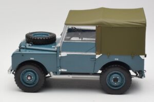 Land Rover 88 Series I Azul Claro Minichamps 1:18 150168907 Metal - imagem 4 de 8