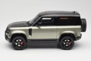 Land Rover Defender 90 HSE P400 L663 Pangea Green Metallic GT Spirit 1:18 GT517 Resina - imagem 3 de 6