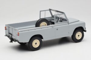 Land Rover Series II 109 Pickup Cinzento MCG 1:18 MCG18092 Metal - imagem 2 de 6