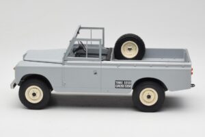 Land Rover Series II 109 Pickup Cinzento MCG 1:18 MCG18092 Metal - imagem 3 de 6