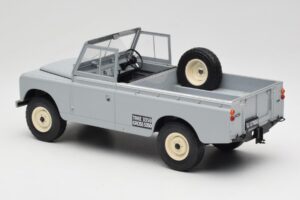 Land Rover Series II 109 Pickup Cinzento MCG 1:18 MCG18092 Metal - imagem 5 de 6