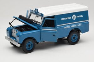 Land Rover Series III 109 Soft Top Motorway Patrol Azul Eagles Race 1:18 4403 Metal - imagem 2 de 8