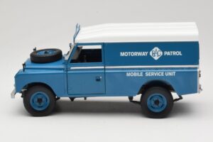 Land Rover Series III 109 Soft Top Motorway Patrol Azul Eagles Race 1:18 4403 Metal - imagem 4 de 8