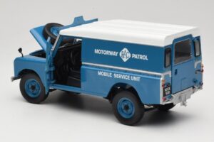 Land Rover Series III 109 Soft Top Motorway Patrol Azul Eagles Race 1:18 4403 Metal - imagem 5 de 8