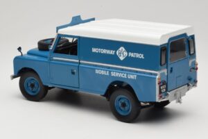 Land Rover Series III 109 Soft Top Motorway Patrol Azul Eagles Race 1:18 4403 Metal - imagem 7 de 8