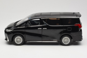Lexus LM300h Preto Kyosho 1:18 08963BK Metal - imagem 4 de 8