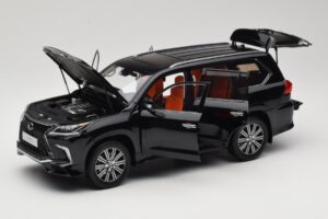 Lexus LX570 J200 Preto LCD 1:18 LCD18010-BL Metal - imagem 2 de 8