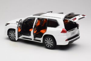 Lexus LX570 J200 Branco LCD 1:18 LCD18010-WH Metal - imagem 5 de 8