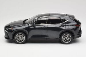 Lexus NX450h+ AZ20 Preto Kyosho 1:18 08968GBK Resina - imagem 4 de 8