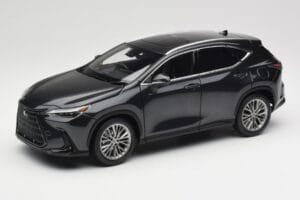 Lexus NX450h+ AZ20 Preto Kyosho 1:18 08968GBK Resina