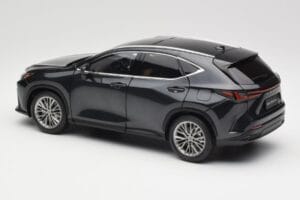 Lexus NX450h+ AZ20 Preto Kyosho 1:18 08968GBK Resina - imagem 7 de 8