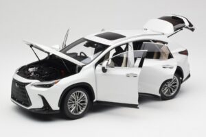 Lexus NX450h+ AZ20 Branco Kyosho 1:18 08968Q Resina - imagem 2 de 8