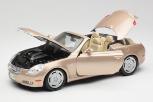 Lexus SC430 Bege Maisto 1:18 31629 Metal - imagem 2 de 8