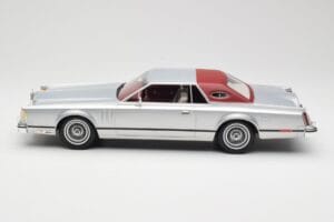 Lincoln Continental Mark V Coupe Prata BoS Models 1:18 BOS084 Resina - imagem 3 de 6