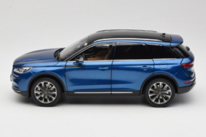 Lincoln Corsair Azul OEM 1:18 LINCOLN001 Metal - imagem 4 de 8