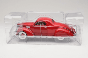 Lincoln Zephyr The Three Stooges Carro de Filme Auto World 1:18 AWSS113/06 Metal - imagem 3 de 5