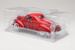 Lincoln Zephyr The Three Stooges Carro de Filme Auto World 1:18 AWSS113/06 Metal - imagem 4 de 5