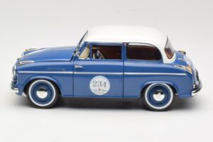 Lloyd Alexander TS #234 Azul Revell 1:18 08463 Metal - imagem 4 de 8