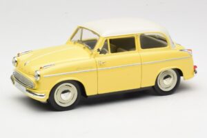 Lloyd Alexander TS Amarelo Revell 1:18 Lloyd Alexander TS Amarelo Revell 1:18 08958 Metal