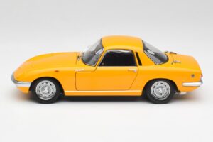 Lotus Elan S/E Racing Amarelo AUTOart 1:18 75352 Metal - imagem 4 de 8