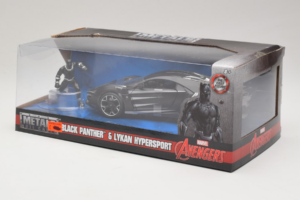 Lykan HyperSport Black Panther Com Figura Metals Diecast 1:24 99723 Metal - imagem 3 de 3